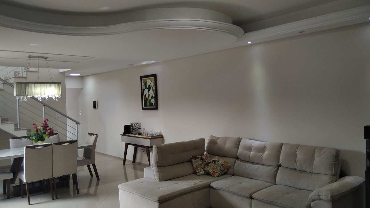 Casa à venda com 3 quartos - Chácaras Araújo II,São José dos Campos